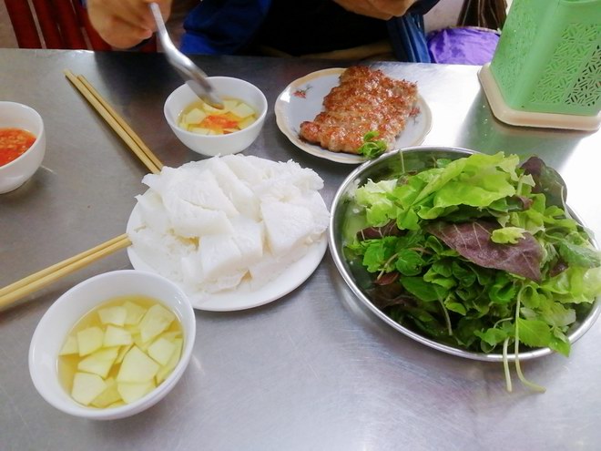 Bun Cha Tinh Mai (rice noodles with grilled pork) - Ninh Binh