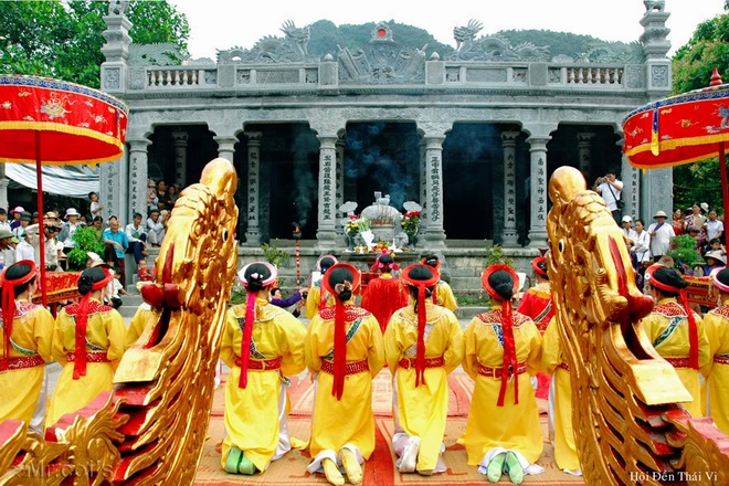 Thai Vi temple festival