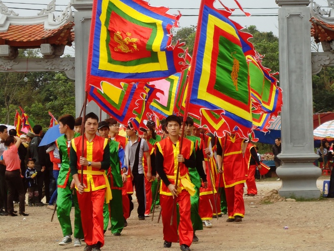 Truong Yen festival